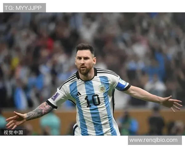 阿根廷足球明星梅西荣登世界顶级球员巅峰成就回顾